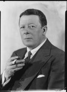 Sir (Edward) Seymour Hicks NPG x21000