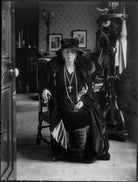 Annie Pearson (née Cass), Viscountess Cowdray NPG x33114