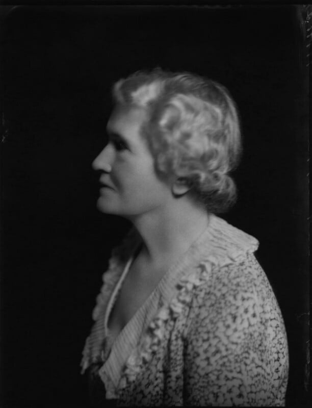 Violet ellen jessie (née lewis), lady argyle npg x151483