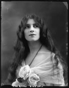 Julia James NPG x101959