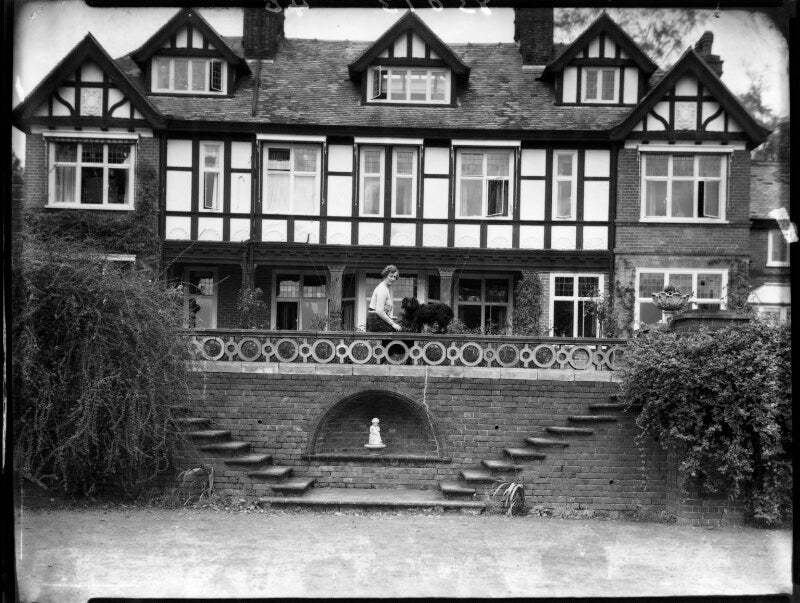 Vyvien mary headland pike (née bolton), lady wardlaw milne npg x153497