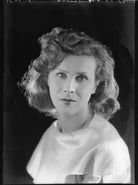 Kyra Alanova NPG x179479