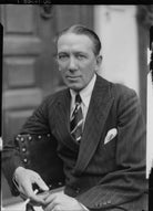 Sir Gerald Du Maurier NPG x11475