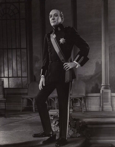 Noël Coward as King Magnus in 'The Apple Cart' NPG x135615