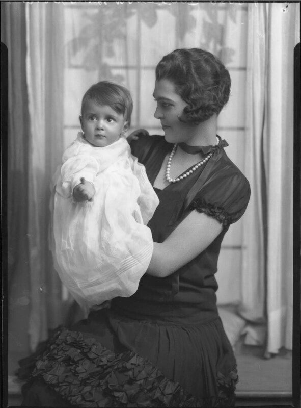 Hon. fabienne josé claridge (née carbery); josé carberry (née metcalfe), lady carberry (later bebb) npg x49413