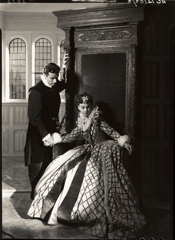 Laurence olivier as michael ingolby and vivien leigh as cynthia in 'fire over england' npg x23965