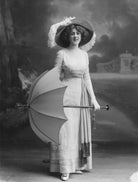 Dame (Esmerelda) Cicely Courtneidge NPG x19181