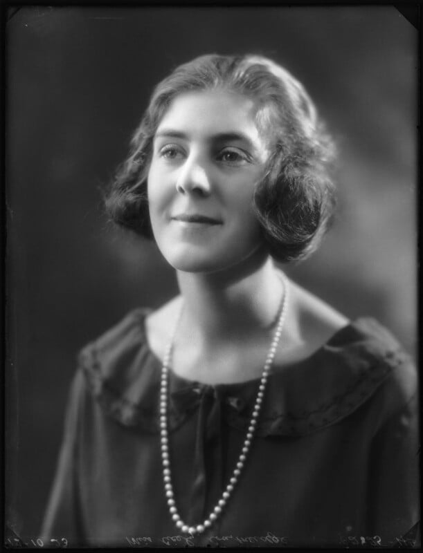 Dame (esmerelda) cicely courtneidge npg x122722