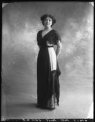 Lily Mills NPG x102311