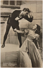 Laurence Olivier as Hamlet and Vivien Leigh as Ophelia in 'Hamlet' NPG x137983