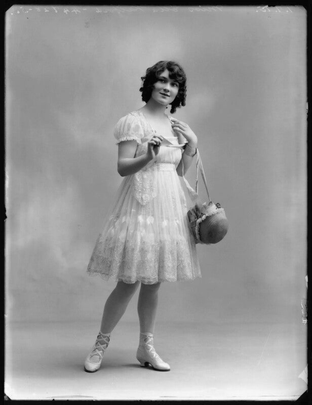 Ella retford (elinor maud dawe, née flanagan) in 'the passing show' npg x80723