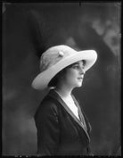 Vivien Maxwell NPG x101777