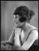 Lois Mackinnon NPG x103504