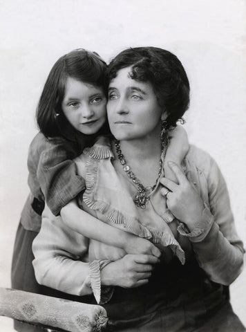 Eva Moore with her daughter Jill Esmond NPG x83392