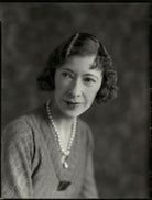 (Lilian) Maud Glen (née Coats), Duchess of Wellington NPG x151005