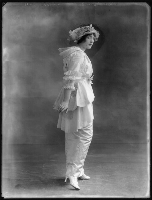 Laura cowie npg x102017