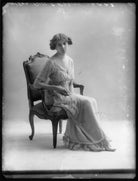 Gertrude Robins NPG x102557