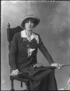 Violet Vanbrugh (Violet Augusta Mary Barnes) NPG x34386