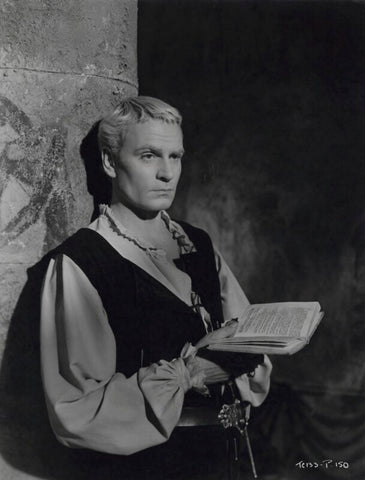 Laurence Olivier as Hamlet in 'Hamlet' NPG x137992