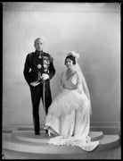 Edouard, Count du Val de Beaulieu; Enid Nancy Thomasine (née Loebl), Countess du Val de Beaulieu NPG x154043