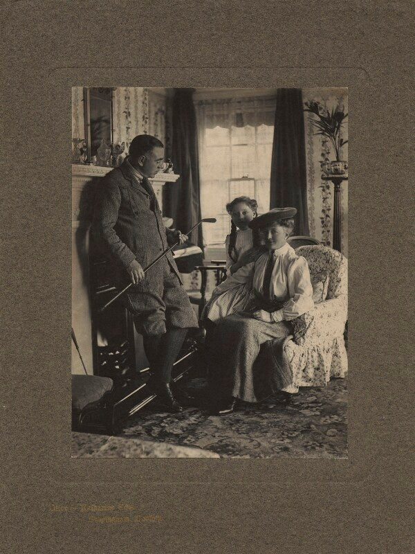 Edward philips oppenheim; geraldine smith (née oppenheim); elsie clara oppenheim (née hopkins) npg x12615