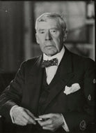 Sir Arthur Thomas Quiller-Couch NPG x91229