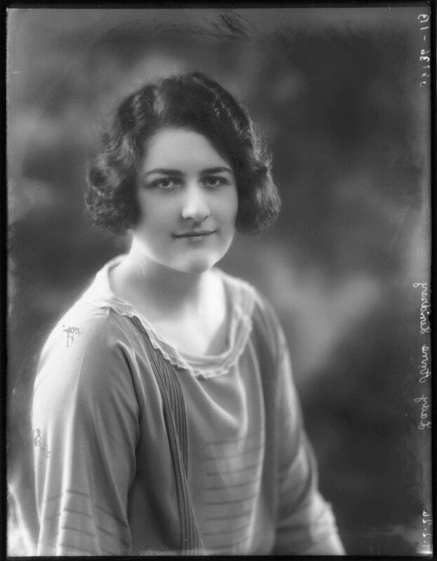 Lady (cynthia) anne arnander (née lindsay, later lady fummi) npg x123568