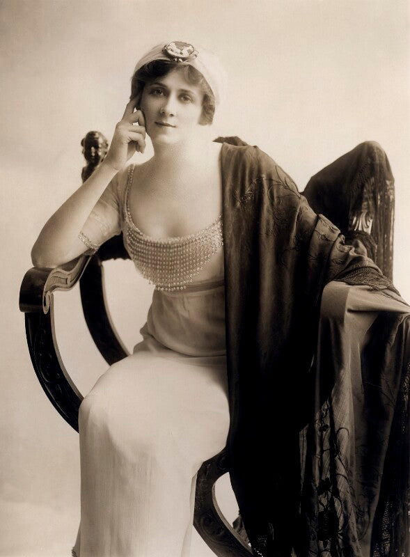 Valli valli (née valli knust) npg x84963