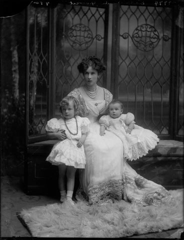 Ethel Catharine Hannah de Forest (née Gerard), Countess de Bendern with her two sons, Alaric de Bendern and Count John Gerard de Bendern NPG x30836