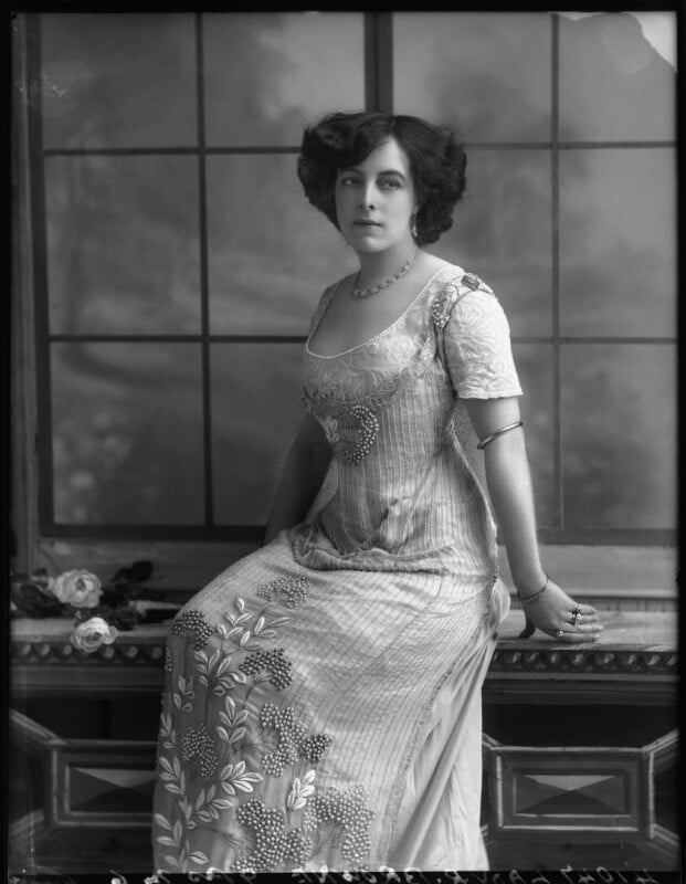 Lilian mabel alice ('mabs') (née roussel), lady richmond brown npg x34937