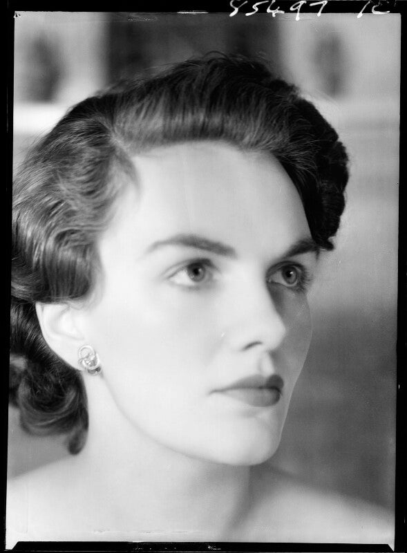 Hon. angela margo hamar delevingne (née greenwood) npg x156108