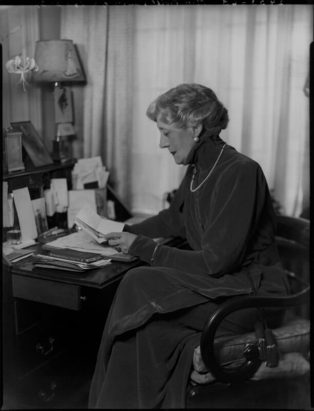 Violet vanbrugh (violet augusta mary barnes) npg x124428