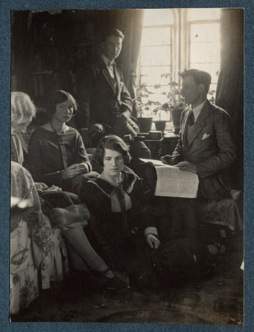 'Aunt Ethel, Susan Feilding, Bob, Siegfried and me' NPG Ax142028