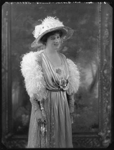 (Alina Kate) Elaine (née Jenkins), Viscountess Bledisloe NPG x121148