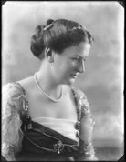 Edith Laura Lawson-Johnston (née St John), Lady Luke NPG x120114