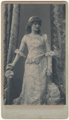 Mary Anderson (Mrs de Navarro) as Juliet in 'Romeo and Juliet' NPG x19001