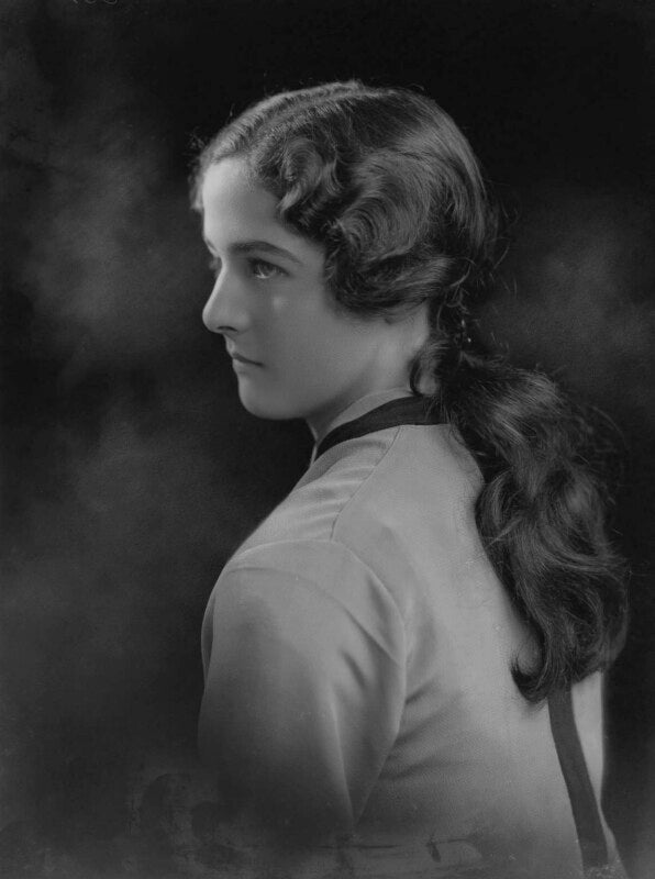 Sheelah annette treherne (née browne) npg x184485