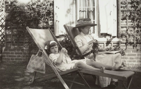 Julian Vinogradoff (née Morrell) and her nanny Billy Townshend NPG x144207