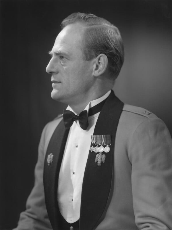 (ronald hugh) desmond fabling npg x170501