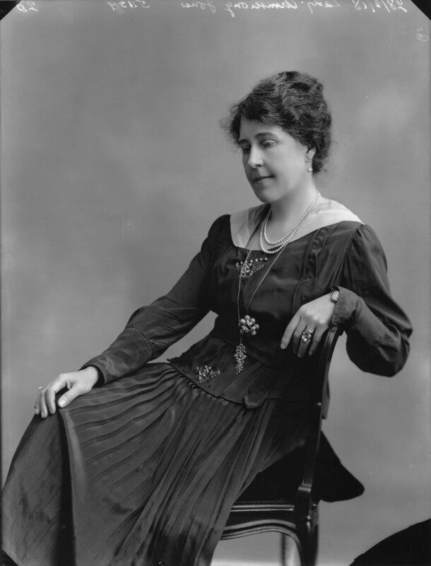 Margaret elizabeth (née roberts), lady armstrong jones npg x33485