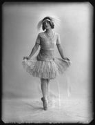 Ella Retford (Elinor Maud Dawe, née Flanagan) NPG x102401