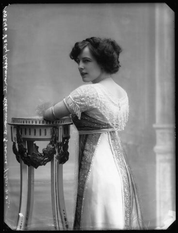 Lilian Mabel Alice ('Mabs') (née Roussel), Lady Richmond Brown NPG x34930