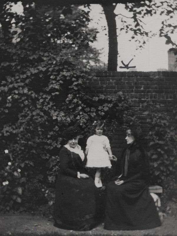 Peggy middleton with her grandmothers npg x38865