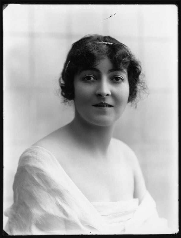 Rhona vedra npg x103210