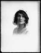 Ella Retford (Elinor Maud Dawe, née Flanagan) NPG x102406