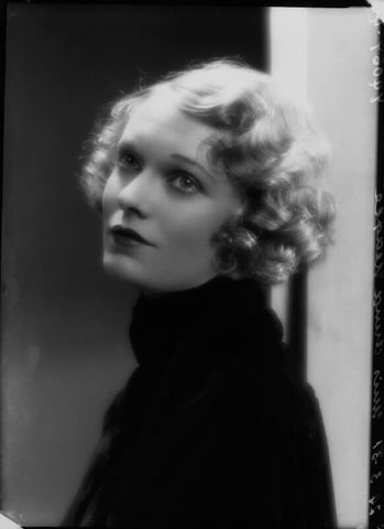 Anna Neagle NPG x26600