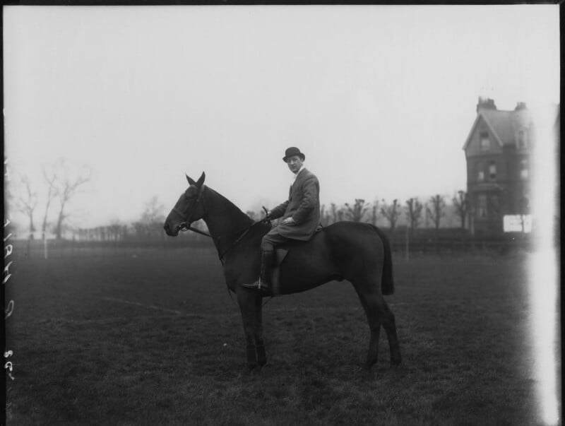 Robert hale (john robert hale munro) npg x33800