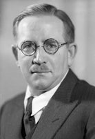 Ralph Bates NPG x2757