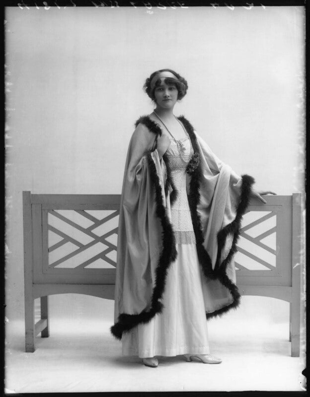 Freda large npg x102518