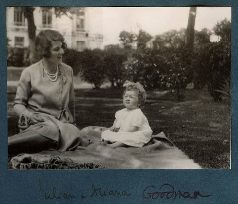 Julian Vinogradoff (née Morrell) with her daughter Anne Arianna Gallon (née Goodman) NPG Ax143205